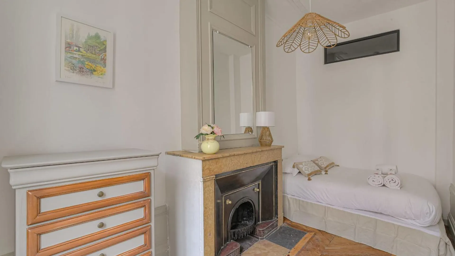 Charmant Et Chaleureux A Cordeliers Lyon Frankrig